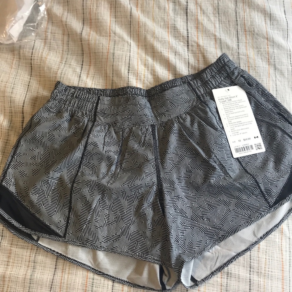SeaWheeze 2020 Hotty Hot Shorts - BNWT